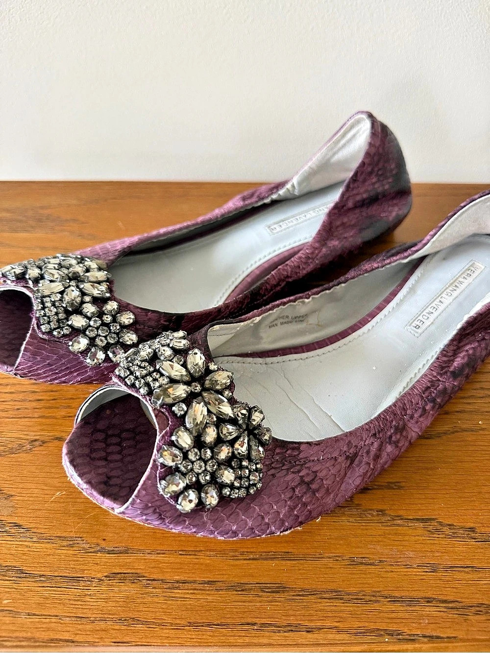 Vera Wang Lavender Embellished Peep Toe Flats in Purple size 8.5